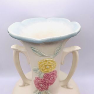 Vintage Hull Art Pottery USA Open Rose Pattern No 102 Handled Ivory Vase 8.  5”H 3