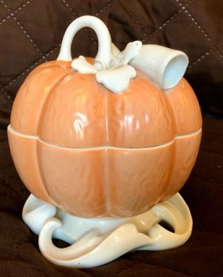 Mottahedeh Vista Alegre Porcelain Pumpkin Covered Soup Bowl Thanksgiving Hallowe