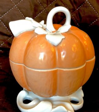 Mottahedeh Vista Alegre Porcelain Pumpkin Covered Soup Bowl Thanksgiving Hallowe 3