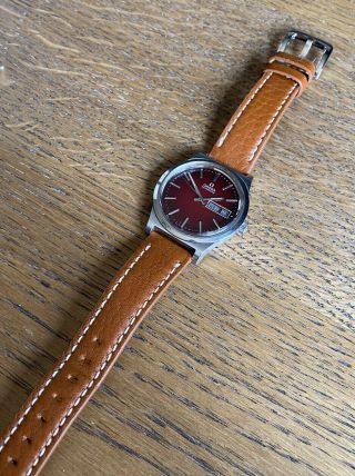 36.  5mm Vintage Omega Watch Ref.  166.  0169 Cal.  1022 Burgundy Dial 2