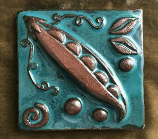 Collery Pottery / Eartha Tile Art " Peas " Signed Collery