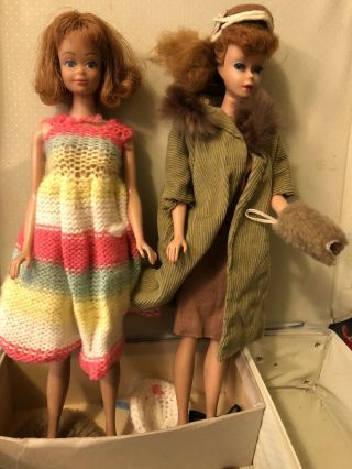 Vintage barbie doll with case and clothes 1968 3