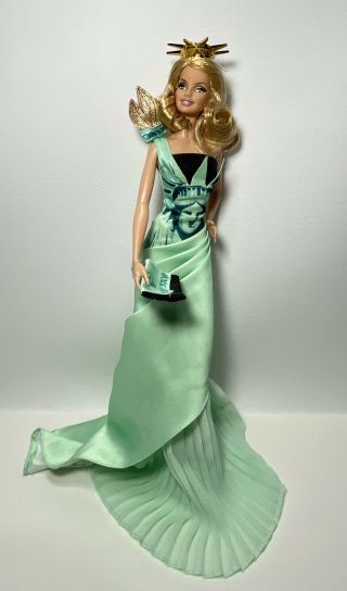 Mattel Barbie Statue Of Liberty Collector 