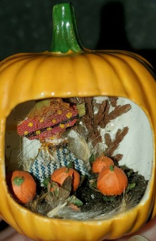 1:12 Scale Halloween Pumpkin With A Mini Scene Inside