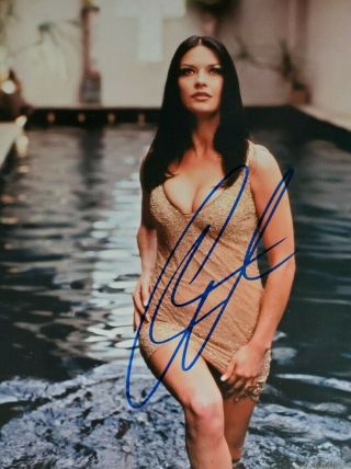 Catherine Zeta - Jones Hand Signed 8x10 Photo W/ Holo