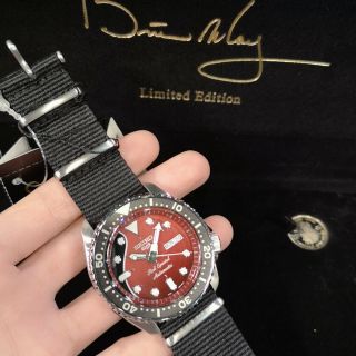 Seiko 5 Sports Brian May Limited Edition Red Special Srpe83 Automatic