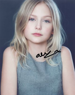 Alyvia Alyn Lind Signed Autographed 8x10 Photo