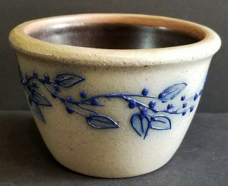 Salmon Falls Dover Nh.  1992 Vintage Stoneware Blue Holly Ivy 3 " Crock Vase
