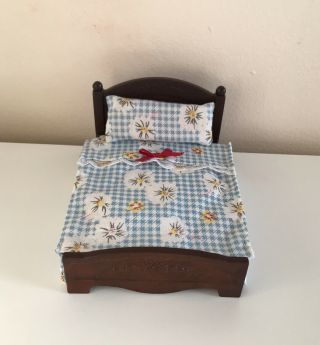 Sylvanian Families Bedroom Furniture Spares— Dark Brown Bed With Bedding — Vgc