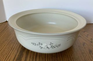 Pfaltzgraff Heirloom 2 Qt Round Covered Casserole Dish Gray and White Floral 3