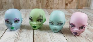 Monster High " Create - A - Monster " Replacement Heads Werewolf Dragon Cat Witch Read