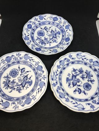 A Group Of 3 Vintage Meissen Porcelain Dessert Plates Blue Onion Pattern 7.  25 "