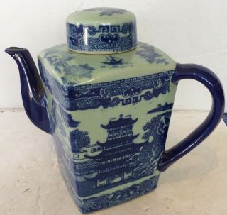 Vintage Ringtons Limited.  Tea Merchants Square Teapot Blue Willow