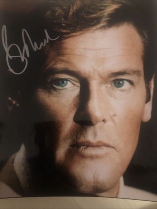 Hand Signed 8x10 Photo By James Bond Roger Moore With