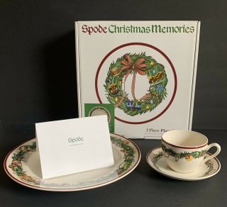 Set Of 3 Spode Christmas Memories Buffet Wreath Salad Plates England S3730