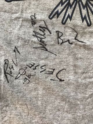 Gin Blossoms hand SIGNED 2002 Tour T - shirt Autographed by 4 Members 3