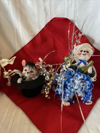 2 Annalee Mobilitee Dolls - Years Eve Mouse 1998 And 2000