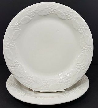 White Holly Christmas Dinner Plates By Tabletops Unlimited 10 1/2 " Set Of 2