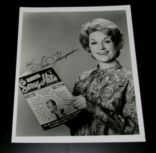 Sue Thompson Signed B&w 8x10 Photo " Sad Movies  Norman  Paper Tiger "