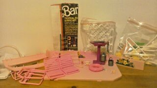 Vtg 1986 Barbie Tropical Pool & Patio Playset Parts Bbq Pool Ring Chairs Lattice