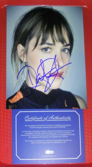 Dakota Johnson Signed Autographed Photo 8 X 10 W/holo 50 Shades Of Grey