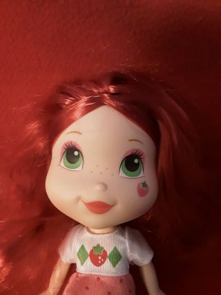 STRAWBERRY SHORTCAKE GIRLS PLAY DOLL WITH RED HAIR CLOTHES Hasbro 2008 Kids Toy 2