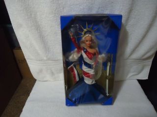 1995 F.  A.  O.  Schwartz Statue Of Liberty Barbie Doll Limited Mattel Collectible