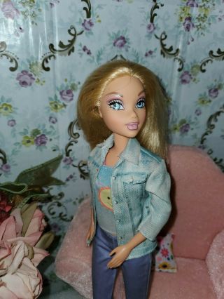 My Scene Barbie Doll with 2 outfits and more 1999 2
