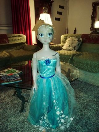 Jakks Pacific Frozen Princess Elsa My Size 38” Doll And Clothes.
