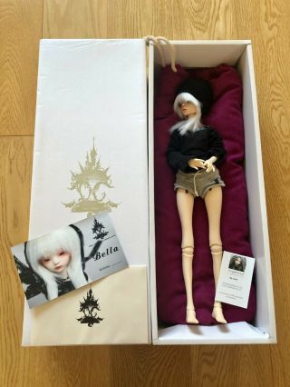 Doll Chateau Dc Bella With Clothes And Accessories