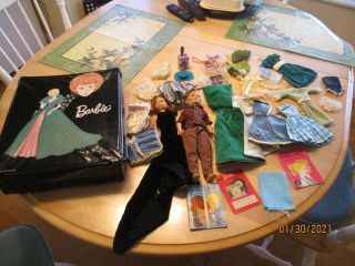 Vintage Barbie " Midge " With Cloth And Accessories And Case