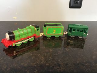 Thomas & Friends Trackmaster Motorized Henry With Tender And Green Caboose 2009