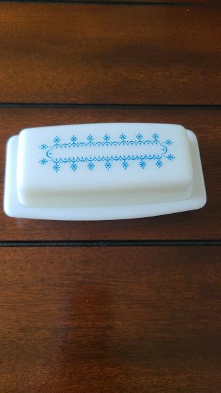 Vintage Pyrex Blue Garland Snowflake Butter Dish With Lid