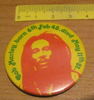 Bob Marley Reggae Vintage 1980s Collectors Issue Commemorative Tin Pin Badge