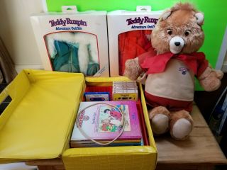 Vintage 1985 Teddy Ruxpin Plush Bear W/tapes Books & Outfits World Of Wonders