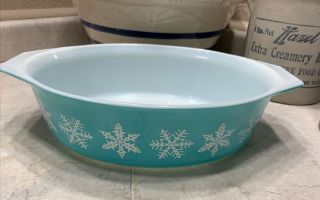 Vintage Turquoise Pyrex Snowflake 1 1/2 Qt Casserole Dish 043.  No Lid.