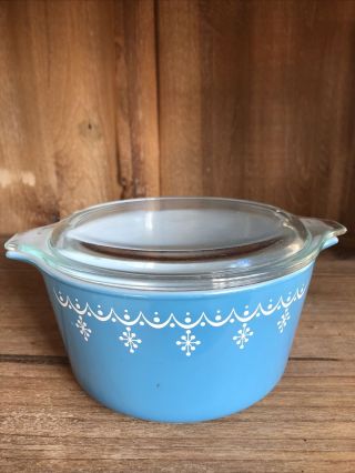 Vintage Pyrex 473 1 Qt.  Blue Snowflake Garland Lidded Casserole Dish