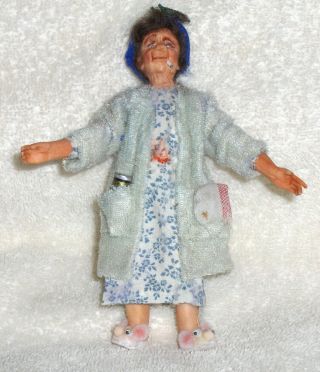 Dollhouse Miniatures Artisan Unique Old Lady Doll 1:12