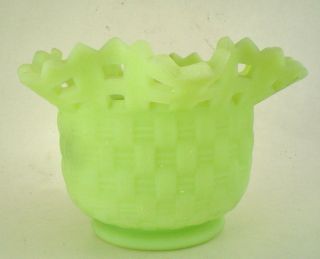 FENTON Uranium Satin Custard Glass Basket Weave Ruffled Lattice Rose Bowl Dish 3