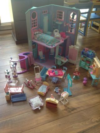 Vintage Barbie Dream House (with Furniture And Accessories)