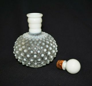 Vintage Fenton Opalescent/Moonstone Hobnail Perfume Bottle w/ Stopper 3