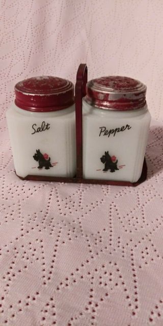 Vintage Milk Glass Scotty Dog Salt & Pepper Shakers With 4 - Sided W/lids Carrier