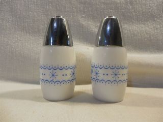 Vintage Corelle Gemco Blue Snowflake Garland Salt and Pepper Shakers 2