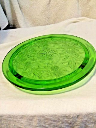 10 " Green Depression Glass Cake Plate - Daisey Pattern - Three Short Legs