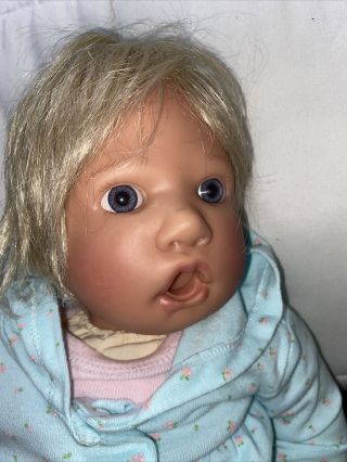 Lee Middleton Baby Doll 1995 Thumb Blue Eyes 19” 2