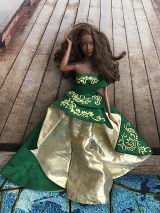 Vintage Mattel 1998 Black Barbie Fashion Model Doll.