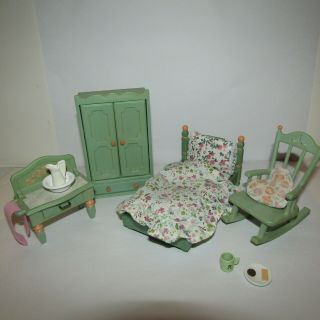 Sylvanian Families - Vintage Pale Green Bedroom Set - Rocking Chair Etc