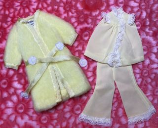 Vintage Skipper Doll Lemon Fluff 1749 - Yellow Robe & Yellow 2 Piece Pajamas 2