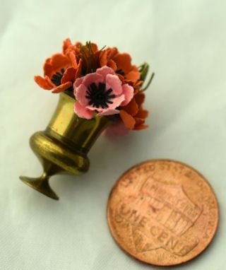 Vtg Dollhouse Miniature Artisan Tretters Brass Urn Vase Poppy Flower Arrangement