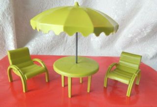 Vintage Marx Plastic Dollhouse - Patio Set - Umbrella,  Table & Chairs - Green